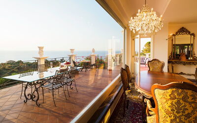 Villa Ester - Capo D'Orlando, Sicilia: Balkon / terras / patio, Buitenkanten, Buitenshuis, Herfst, Keer bekeken, Lente, Woonkamer, Zomer