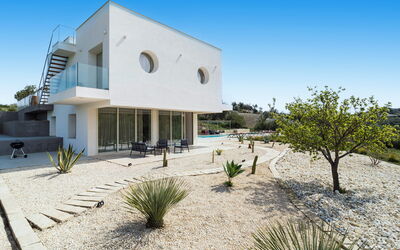 Casabella - Avola, Sicilia: Autumn, Building Exterior, Garden, Outdoor, Spring, Summer