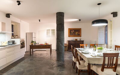 Dimora Vulcano - Castiglione di Sicilia, Sicilia: Autumn, Dining Room, Kitchen, Spring, Summer