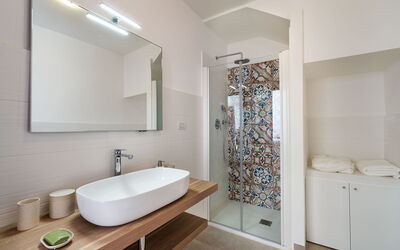 Dimora Vulcano - Castiglione di Sicilia, Sicilia: Autumn, Bathroom, Spring, Summer