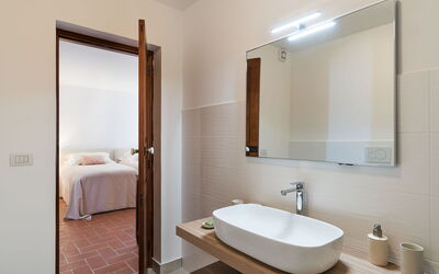 Dimora Vulcano - Castiglione di Sicilia, Sicilia: Autumn, Bathroom, Spring, Summer