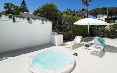 Mariposa - Fontane Bianche, Sicilia: Autumn, Balcony / Terrace / Patio, Building Exterior, Hot Tub, Outdoor, Spring, Summer