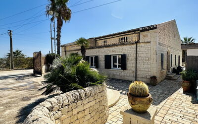 Villa Rosarno: Entrée principale, Extérieur, Extérieurs, Principale