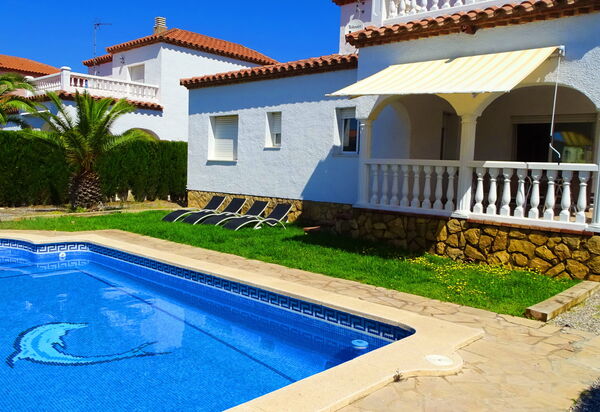 Villa Laura: Esterni, Piscina