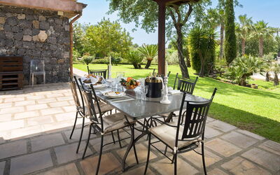 Oasi Verde - Santa Maria la Stella, Sicilia: Balkon / terras / patio, Buitenkanten, Buitenshuis, Herfst, Lente, Tuin, Zomer