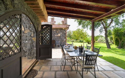 Oasi Verde - Santa Maria la Stella, Sicilia: Balkon / terras / patio, Buitenkanten, Buitenshuis, Herfst, Lente, Tuin, Zomer