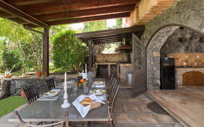 Oasi Verde - Santa Maria la Stella, Sicilia: Balkon / terras / patio, Buitenkanten, Buitenshuis, Herfst, Lente, Tuin, Zomer