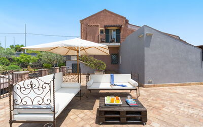 Oasi Verde - Santa Maria la Stella, Sicilia: Balkon / terras / patio, Buitenkanten, Buitenshuis, Herfst, Lente, Zomer