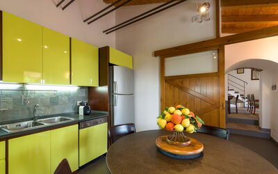 Oasi Verde - Santa Maria la Stella, Sicilia: Herfst, Keuken, Lente, Zomer