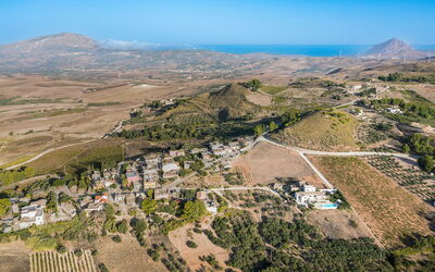 Mirabilia - Tangi, Sicilia: Autumn, Building Exterior, Outdoor, Spring, Summer