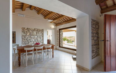 Mirabilia - Tangi, Sicilia: Autumn, Dining Room, Spring, Summer