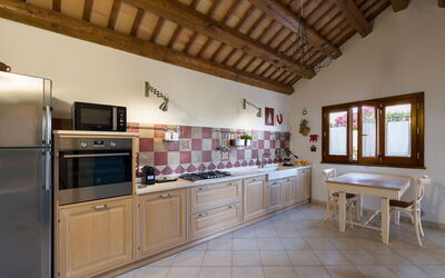 Mirabilia - Tangi, Sicilia: Autumn, Kitchen, Spring, Summer