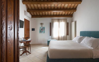 Mirabilia - Tangi, Sicilia: Autumn, Bedroom, Spring, Summer