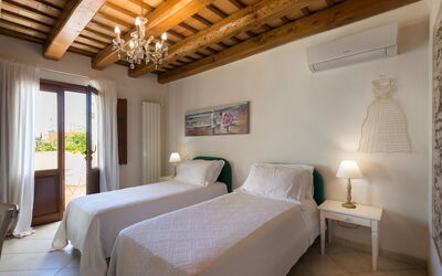 Mirabilia - Tangi, Sicilia: Autumn, Bedroom, Spring, Summer