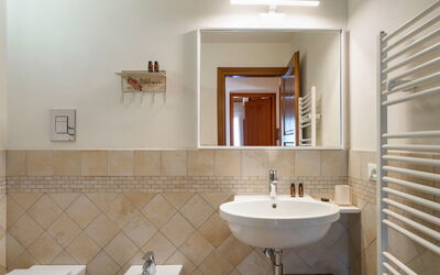 Mirabilia - Tangi, Sicilia: Autumn, Bathroom, Spring, Summer