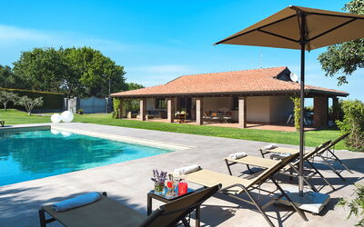 Casa Bedda - Viagrande, Sicilia: Autumn, Balcony / Terrace / Patio, Building Exterior, Garden, Outdoor, Pool, Spring, Summer