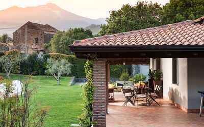 Casa Bedda - Viagrande, Sicilia: Autumn, Balcony / Terrace / Patio, Building Exterior, Garden, Outdoor, Scenic View, Spring, Summer