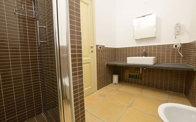 Villa Luisa: Automne, Été, Printemps, Salle de bain