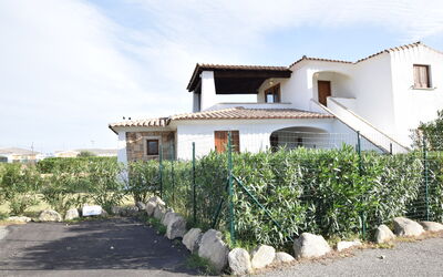 Luisa Apartment in Budoni, Shared Pool: Automne, Été, Extérieurs, Printemps