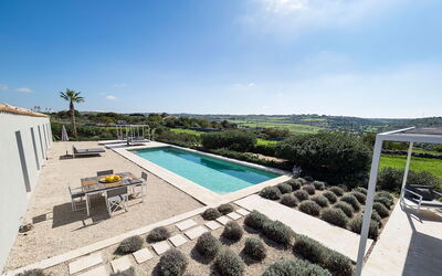 Villa Carmelita - Ragusa, Sicilia: Balkon / terras / patio, Buitenkanten, Herfst, Keer bekeken, Lente, Tuin, Zomer, zwembad