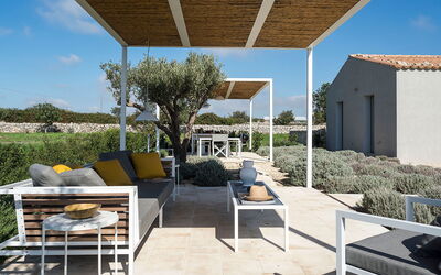 Villa Carmelita - Ragusa, Sicilia: Balkon / terras / patio, Buitenkanten, Buitenshuis, Herfst, Keer bekeken, Lente, Zomer