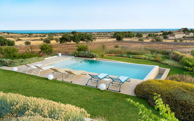 Splendida - Modica, Sicilia: Balkon / terras / patio, Buitenkanten, Buitenshuis, Herfst, Keer bekeken, Lente, Tuin, Zomer, zwembad