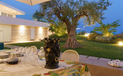 Splendida - Modica, Sicilia: Balkon / terras / patio, Buitenkanten, Buitenshuis, Herfst, Lente, Tuin, Zomer