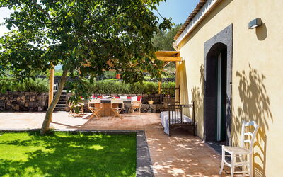 Villa Tranquilla - Randazzo, Sicilia: Automne, Balcon / Terrasse / Patio, Été, Extérieur, Extérieurs, Printemps