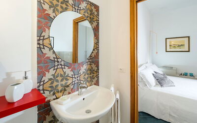 Villa Chiara - Paceco, Sicilia: Autumn, Bathroom, Spring, Summer