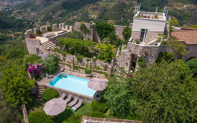 Villa Maestosa - Camaiore, Toscana: Automne, Balcon / Terrasse / Patio, bassin, Été, Extérieur, Extérieurs, Jardin, Printemps, Vues