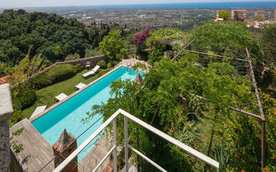 Villa Maestosa - Camaiore, Toscana: Automne, Balcon / Terrasse / Patio, bassin, Été, Extérieur, Extérieurs, Jardin, Printemps, Vues