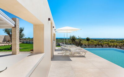 Villa Argento - Rosolini, Sicilia: Autumn, Balcony / Terrace / Patio, Building Exterior, Garden, Outdoor, Pool, Spring, Summer