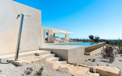 Villa Argento - Rosolini, Sicilia: Autumn, Balcony / Terrace / Patio, Building Exterior, Garden, Outdoor, Pool, Spring, Summer