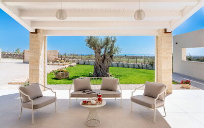 Villa Argento - Rosolini, Sicilia: Autumn, Balcony / Terrace / Patio, Building Exterior, Garden, Outdoor, Spring, Summer