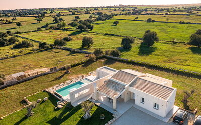 Villa Argento - Rosolini, Sicilia: Autumn, Balcony / Terrace / Patio, Building Exterior, Garden, Outdoor, Scenic View, Spring, Summer