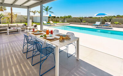 Casa Colori - Noto, Sicilia: Autumn, Balcony / Terrace / Patio, Building Exterior, Outdoor, Pool, Spring, Summer