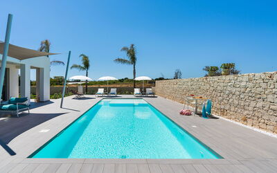 Villa le Palme - Noto, Sicilia: Balkon / terras / patio, Buitenkanten, Buitenshuis, Herfst, Lente, Zomer, zwembad