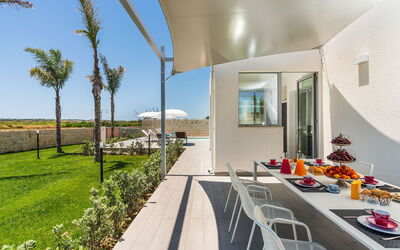 Villa le Palme - Noto, Sicilia: Balkon / terras / patio, Buitenkanten, Buitenshuis, Herfst, Lente, Tuin, Zomer