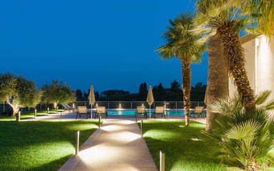 Villa Decorosa: Balkon / terras / patio, Buitenkanten, Buitenshuis, Herfst, Lente, Tuin, Zomer, zwembad