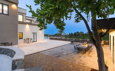 Villa Decorosa: Balkon / terras / patio, Buitenkanten, Buitenshuis, Herfst, Lente, Zomer