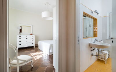 Villa Diamante - Siracusa, Sicilia: Autumn, Bathroom, Bedroom, Spring, Summer