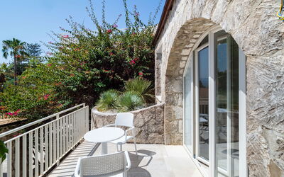 Villa Diamante - Siracusa, Sicilia: Autumn, Balcony / Terrace / Patio, Building Exterior, Outdoor, Spring, Summer