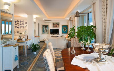 Villa Amena - Siracusa, Sicilia: Autumn, Dining Room, Living Room, Spring, Summer