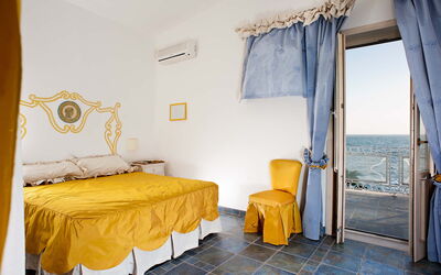 Villa Amena - Siracusa, Sicilia: Autumn, Bedroom, Spring, Summer