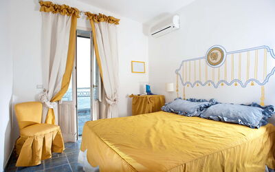 Villa Amena - Siracusa, Sicilia: Autumn, Bedroom, Spring, Summer