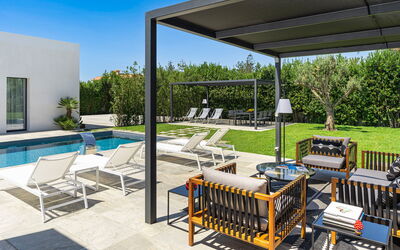Villa Duetto - Siracusa, Sicilia: Autumn, Balcony / Terrace / Patio, Building Exterior, Garden, Outdoor, Pool, Spring, Summer