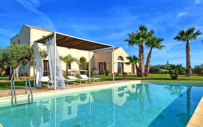 Villa Casale: Buitenkanten, Buitenshuis, Tuin, zwembad