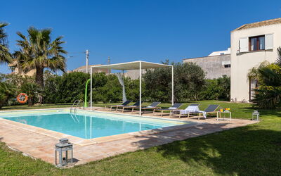 Villa Casale: Buitenkanten, Buitenshuis, Tuin, zwembad
