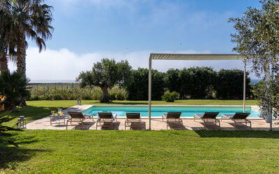 Villa Casale: Buitenkanten, Buitenshuis, Keer bekeken, Tuin, zwembad