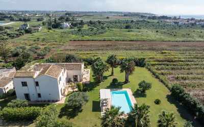 Villa Casale: Keer bekeken, zwembad